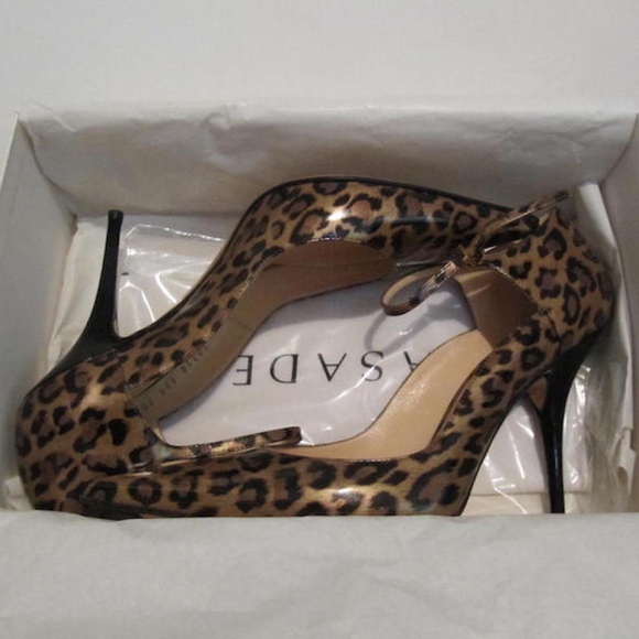 Casadei Pellame leopard-patent T-strap pump, SZ40 - Picture 2 of 8